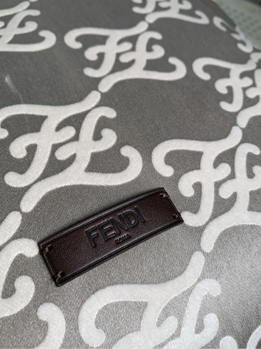 FENDI フェンディ カリグラフィ クッション カバー 雑貨 楽天市場