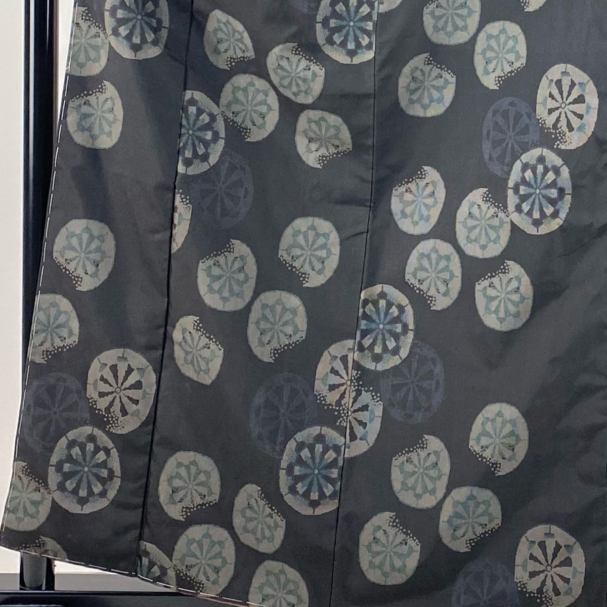 紬 身丈159cm 裄丈68.5cm L 袷 源氏車 墨色 正絹