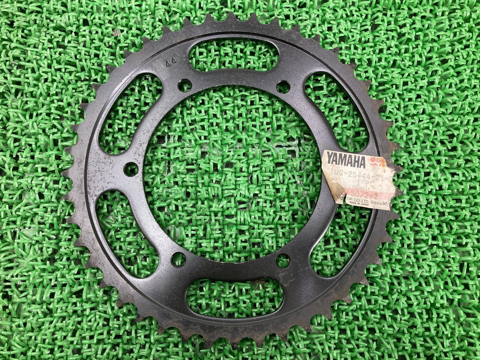 FZR400 リアスプロケット 1WG-25444-21-3 在庫有 即納 ヤマハ 純正 新品 バイク 部品 未使用 曲がり無し そのまま使える 車検 Genuine