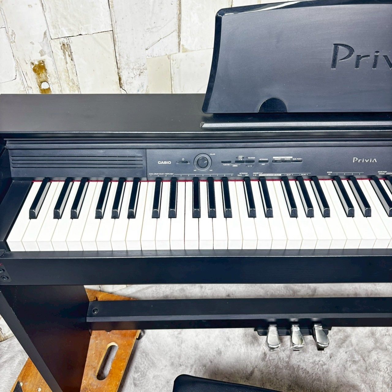 PRIVIA PX-760