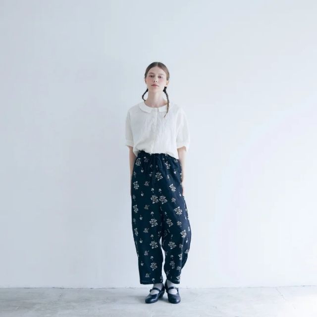 MAGALI | TSUBOMI リネン・テーパードパンツ (black) | ボトムス