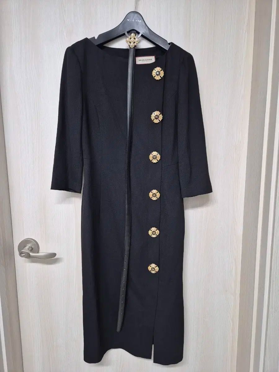 MOJO.S.PHINE モジョエスピン ゴールド ブラックワンピース