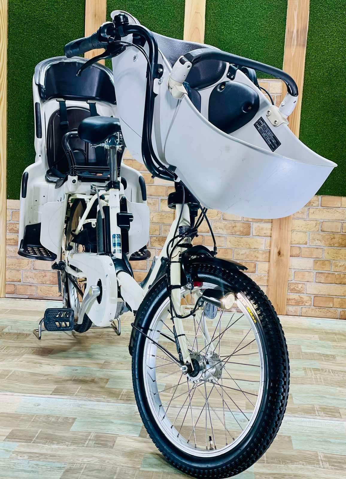 超お買い得】【高級ベビーシート】【大人気色】【オフホワイト