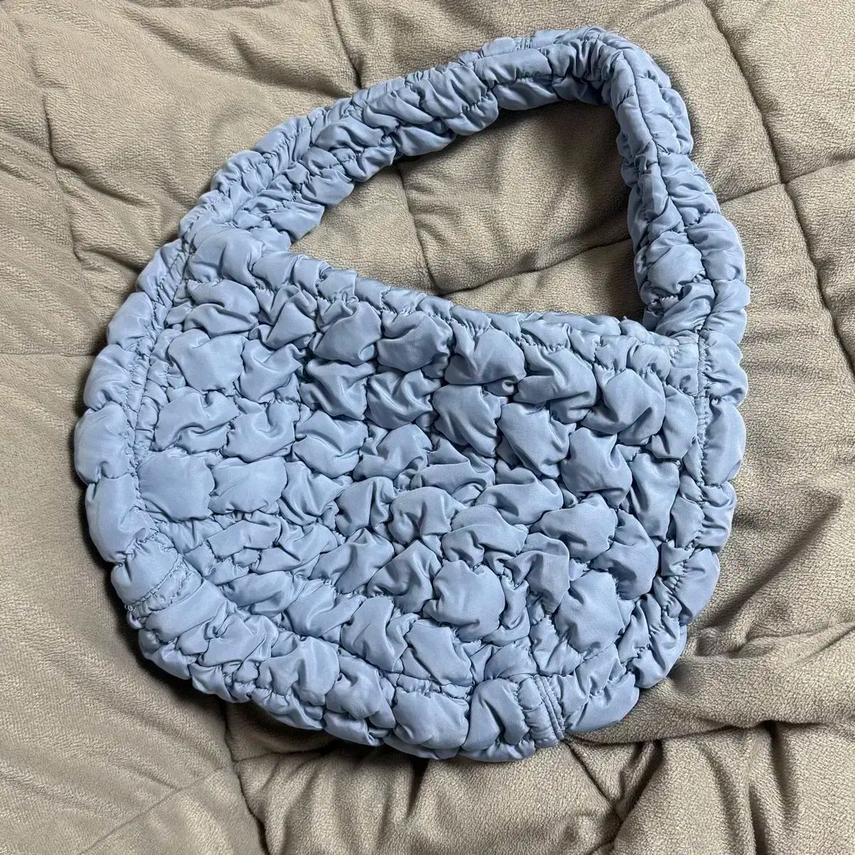 COS Quilted ミニ ライトブルー キルティングバッグ