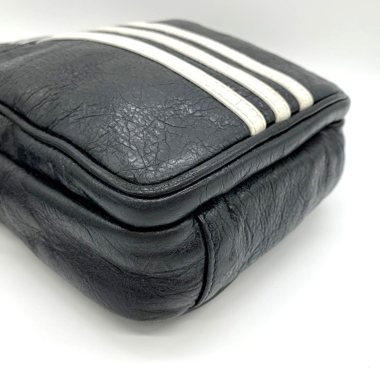 Balenciaga x adidas ボディバッグ ブラック Balenciaga x adidas ボディバッグ ブラック Balenciaga - x