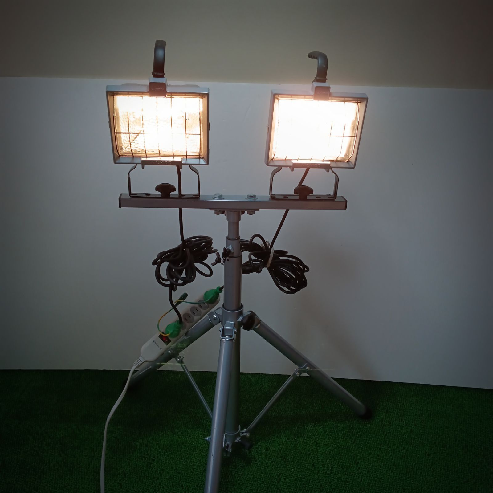 日動工業ハロゲンランプHS-300L.HS-500LW - メルカリ