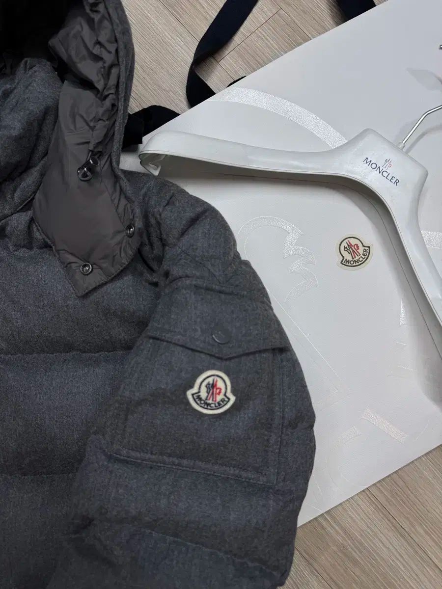 百貨店販売モデル MONCLER モンクレール モンジェネヴル ダウンジャケット 3