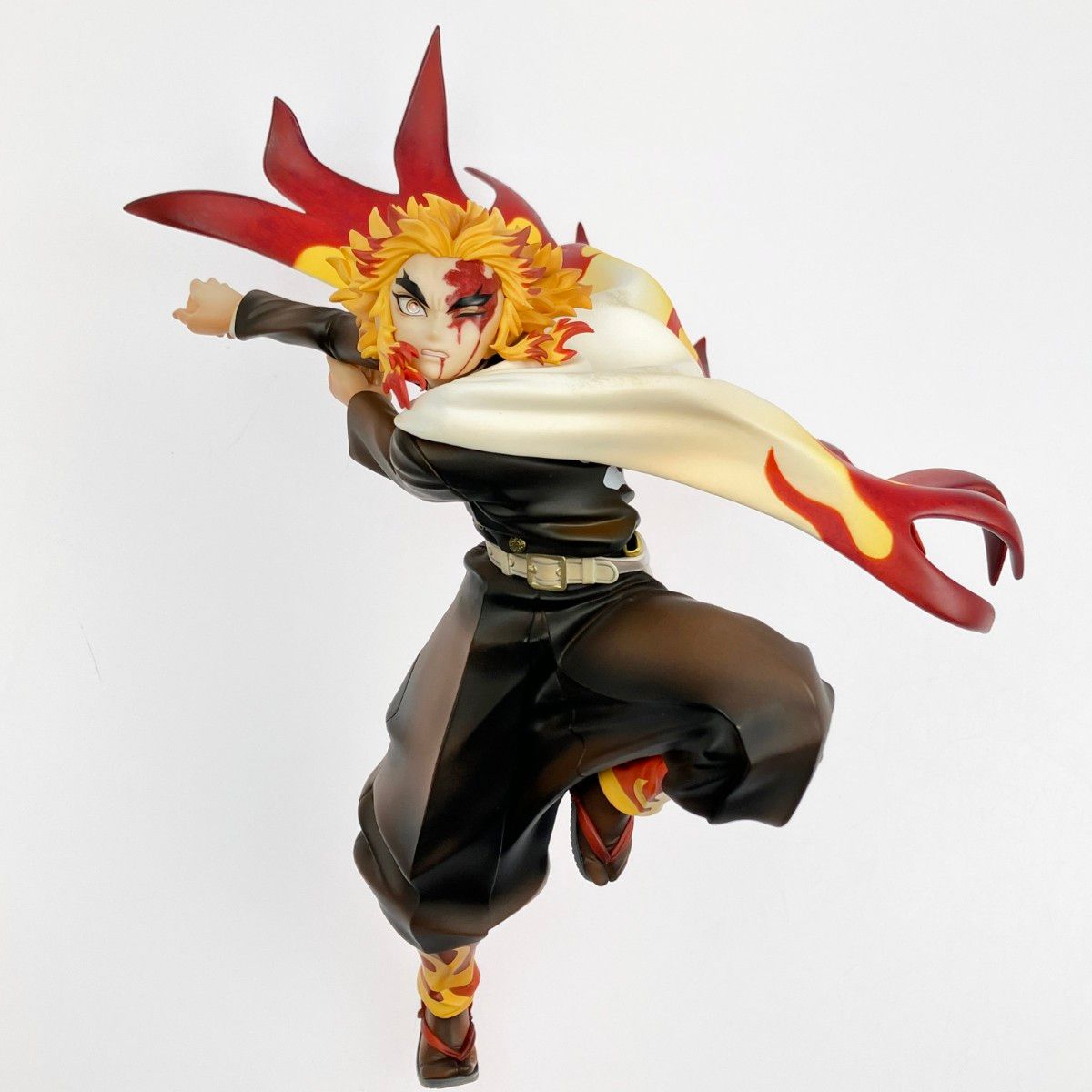 precious g.e.m.シリーズ　煉獄杏寿郎　炎の呼吸・伍ノ型　炎虎 鬼滅の刃」より炎の呼吸・伍ノ型「炎虎」を放つ煉獄杏寿郎が