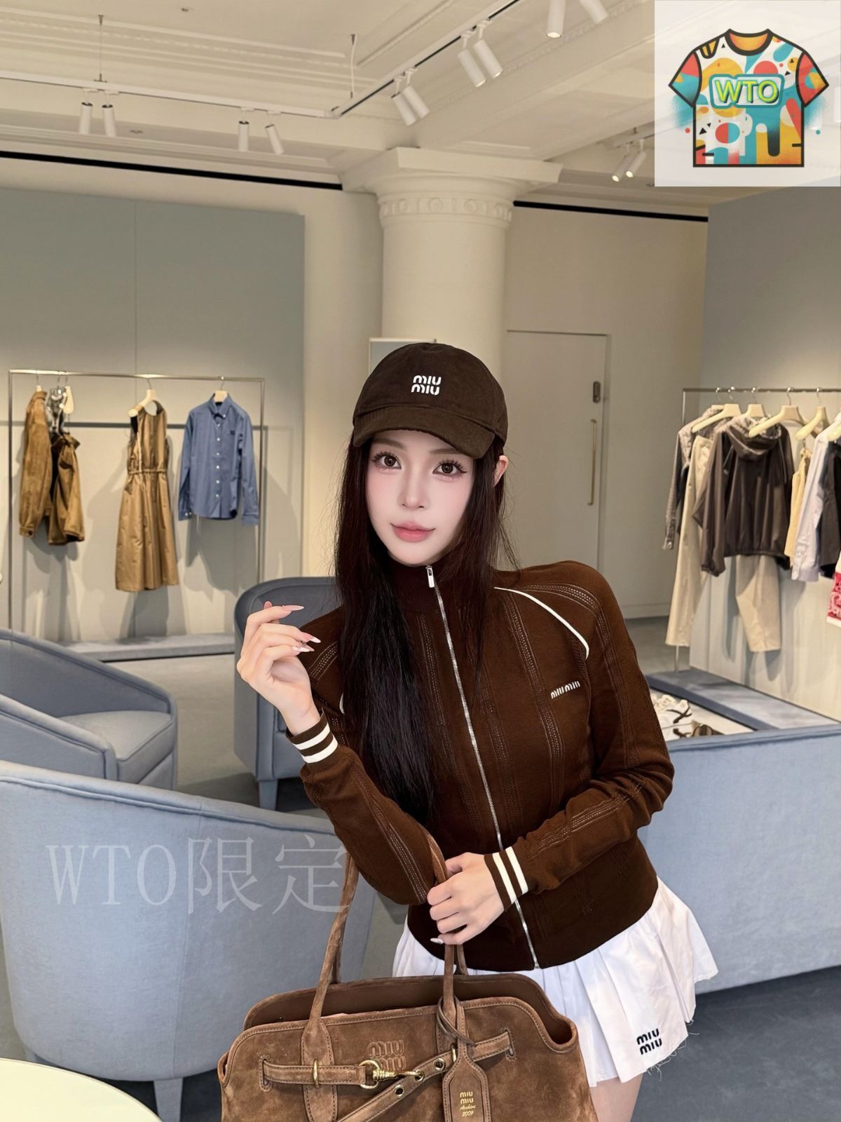 今日特価】Miu Miu ロゴ入りロングスリーブファスナーニット