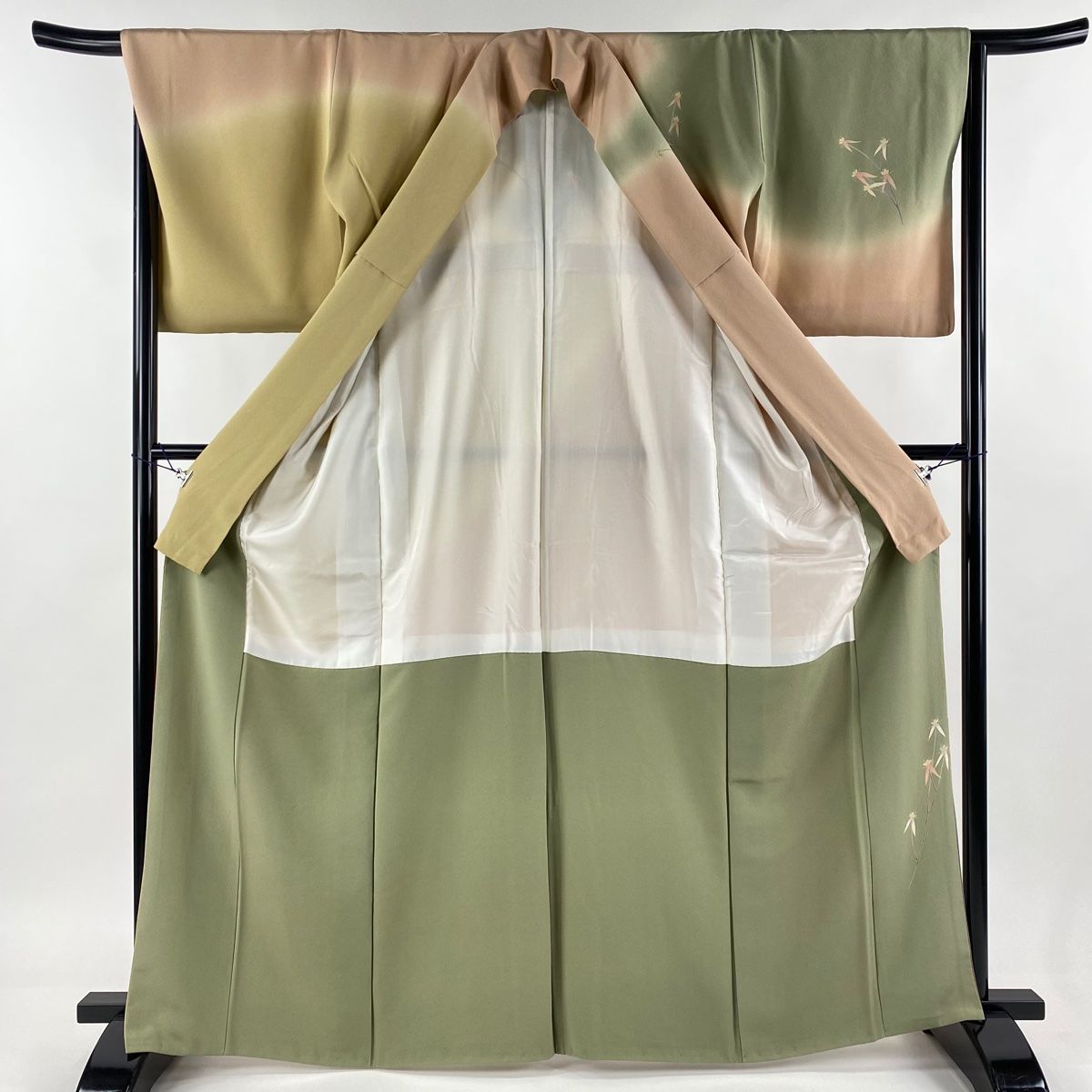 バイセル 美品 名品 訪問着 ベージュ 落款 ぼかし 雪輪 草花 柴垣 金彩 正絹 袷 160cm Mサイズ☆☆☆☆ 訪問着 身丈157cm 裄丈61.5cm S 袷 落款 建物 樹木 ぼかし ベージュ 正絹