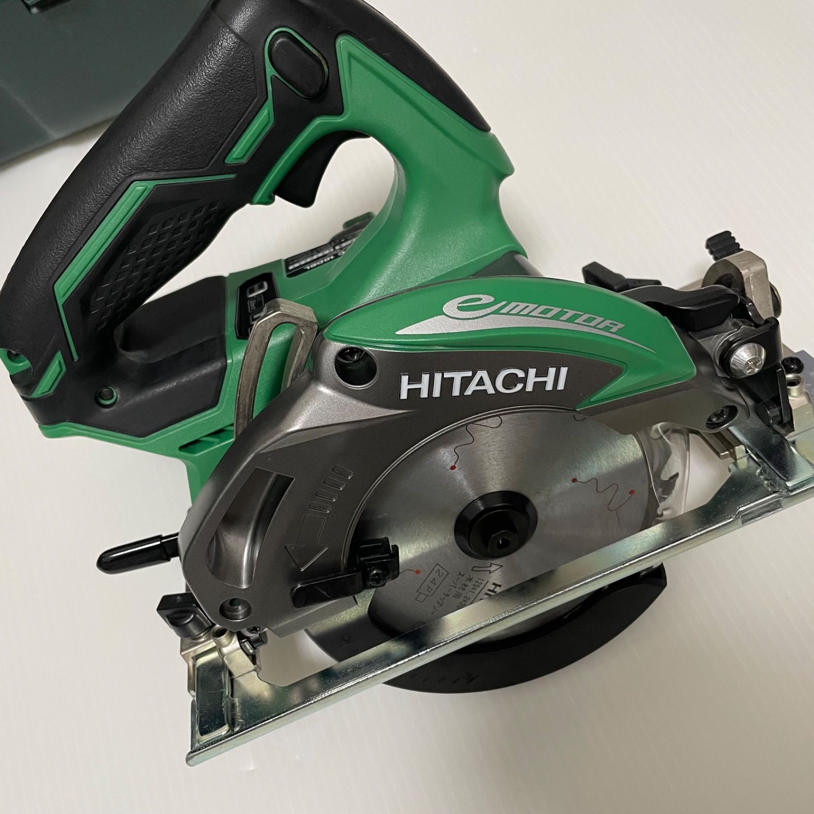 V コードレス丸のこ