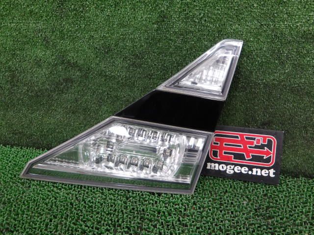 3FP5581 KFL2 トヨタ ヴェルファイア ANH20W 前期型 2.4V 7人 フィニッシャーランプ右 コイト 58-32