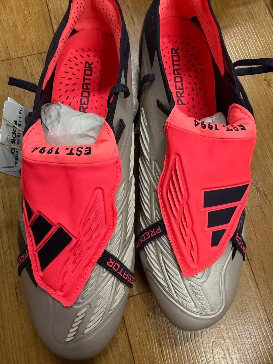 adidas アディダス