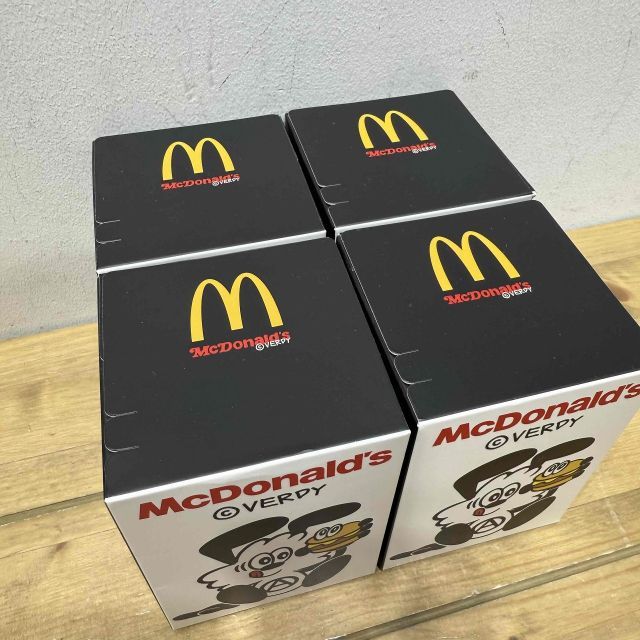 VERDY x McDonald's Vick Collector's Set (4体セット) ヴェル