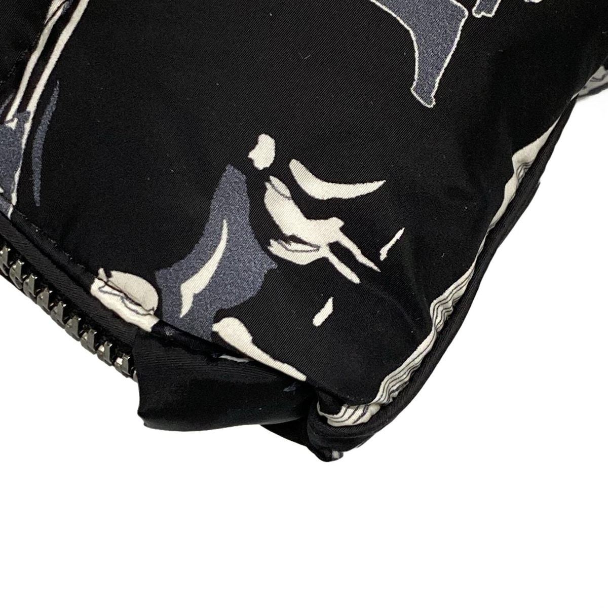 黒×ダークグレー×白