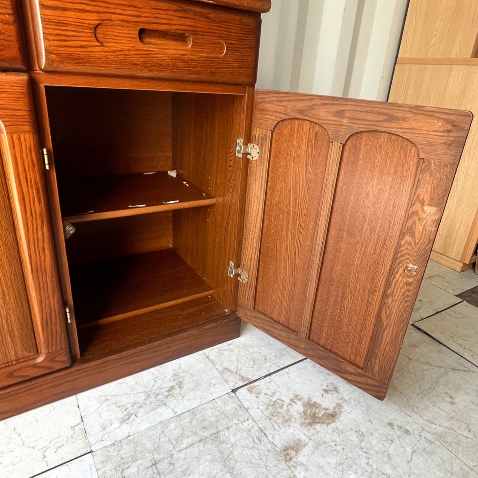 取付無料！シギヤマ家具 天然木北欧風アンティーク食器棚 キッチンカウンター✨ 取付無料！シギヤマ家具 天然木北欧風アンティーク食器棚 キッチン