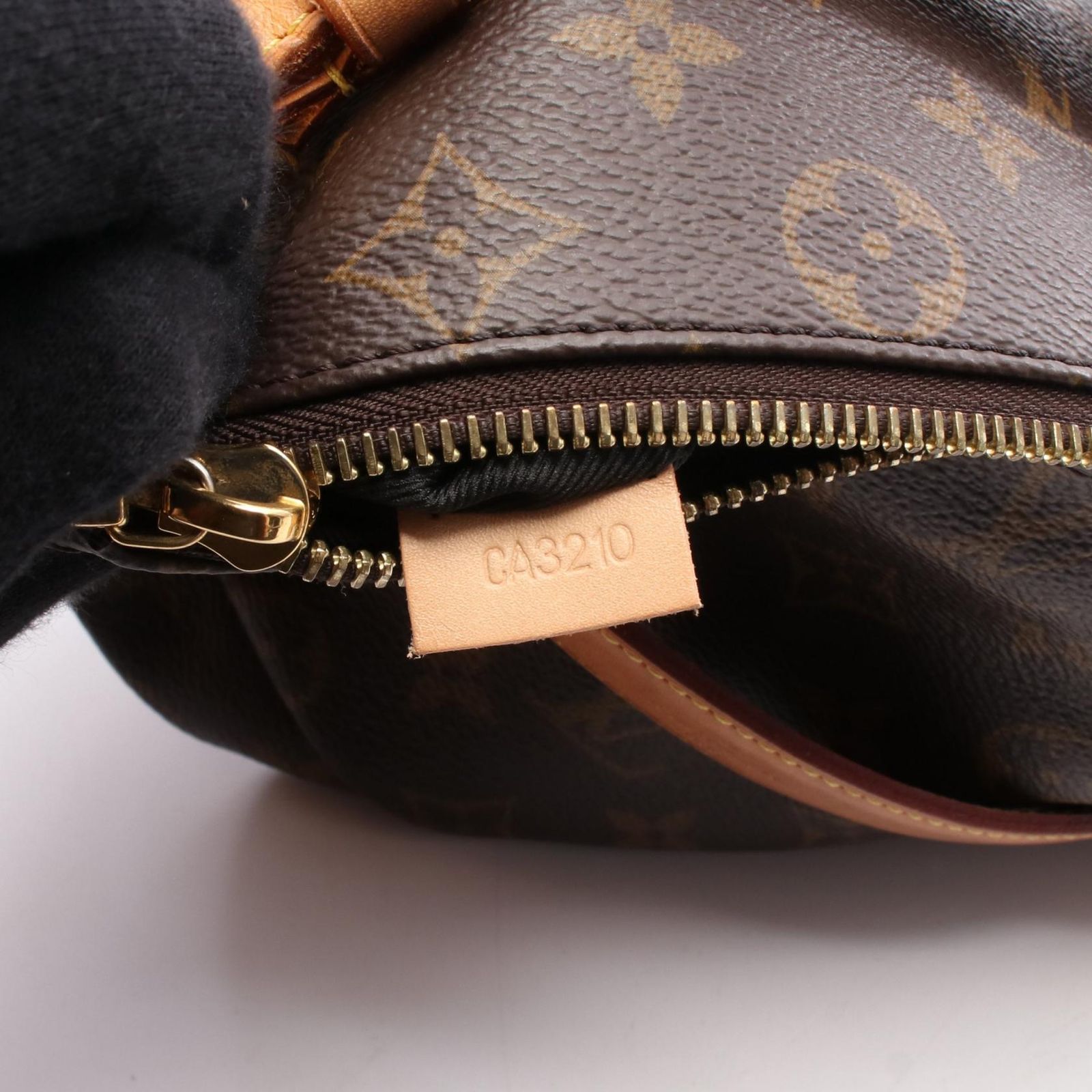未使用級✨️MARY QUANT　ナイロンボディバッグ　ウエストバッグ　ブラック 新品&未使用】MARY QUANT ボディバッグ - メルカリ