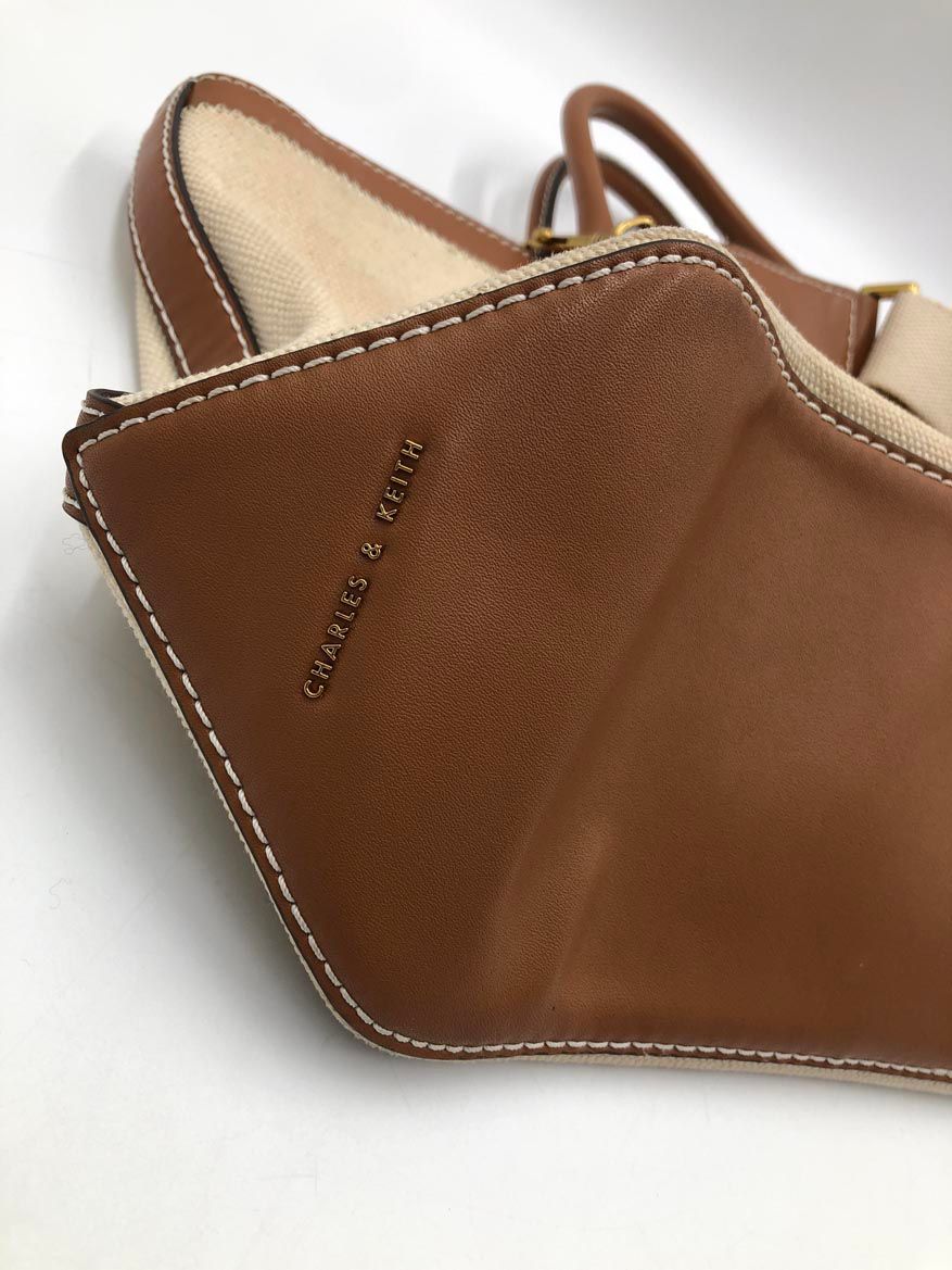 チャールズ&キース　アイボリー　2wayバッグ　ショルダー Charles and Keith - CHARLES & KEITH チャールズアンドキース