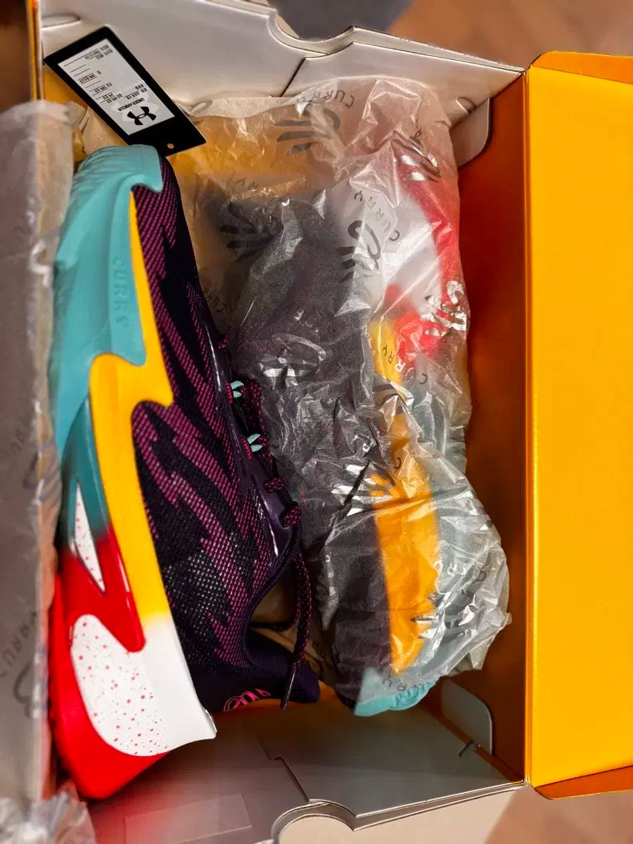 UNDER ARMOUR カリー バスケシューズ シリーズ7 パープル 黄色 クールダウン用品 ドリブル練習用品