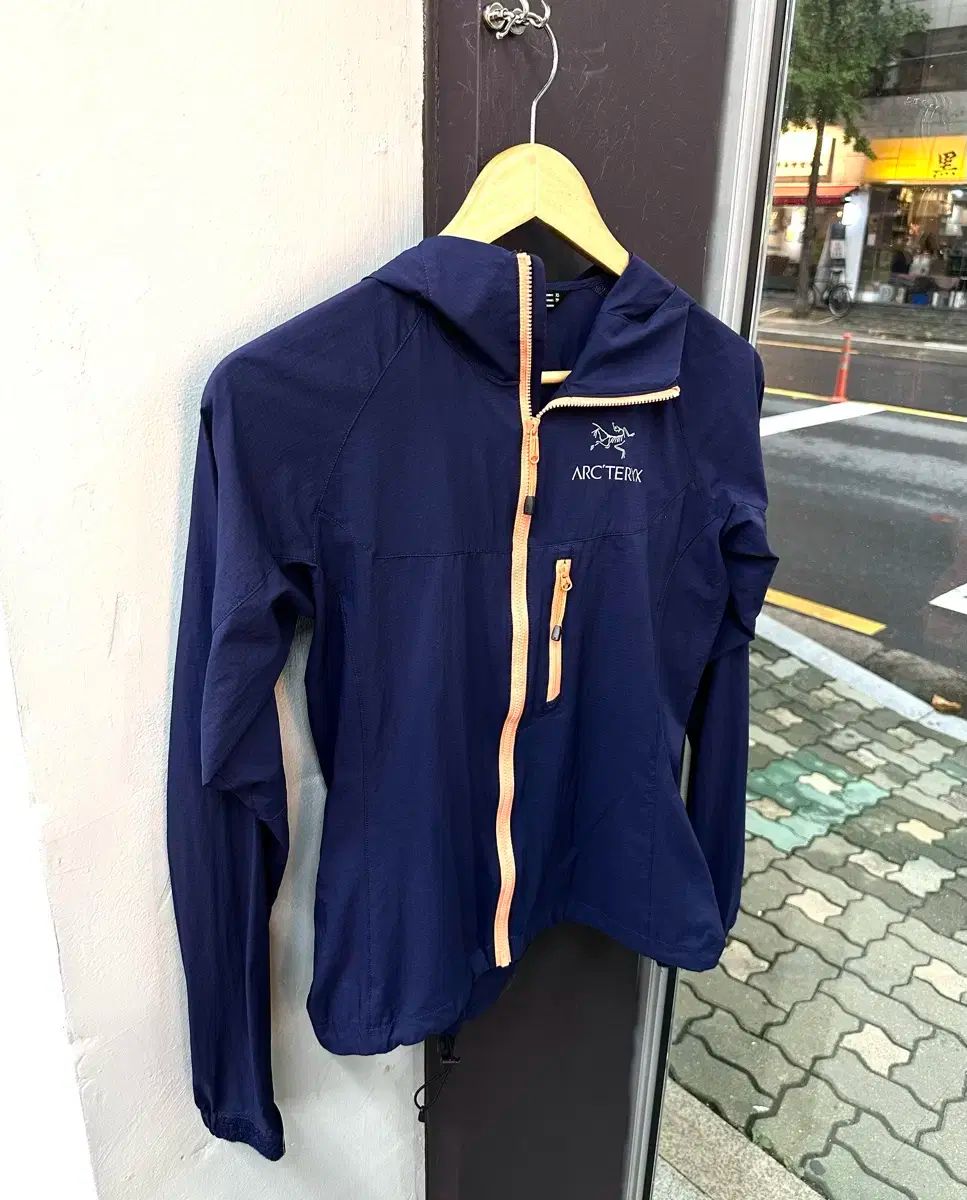 XS ARC TERYX アークテリクス スコーミッシュ 超軽量 フーディー パーカー ジップアップ