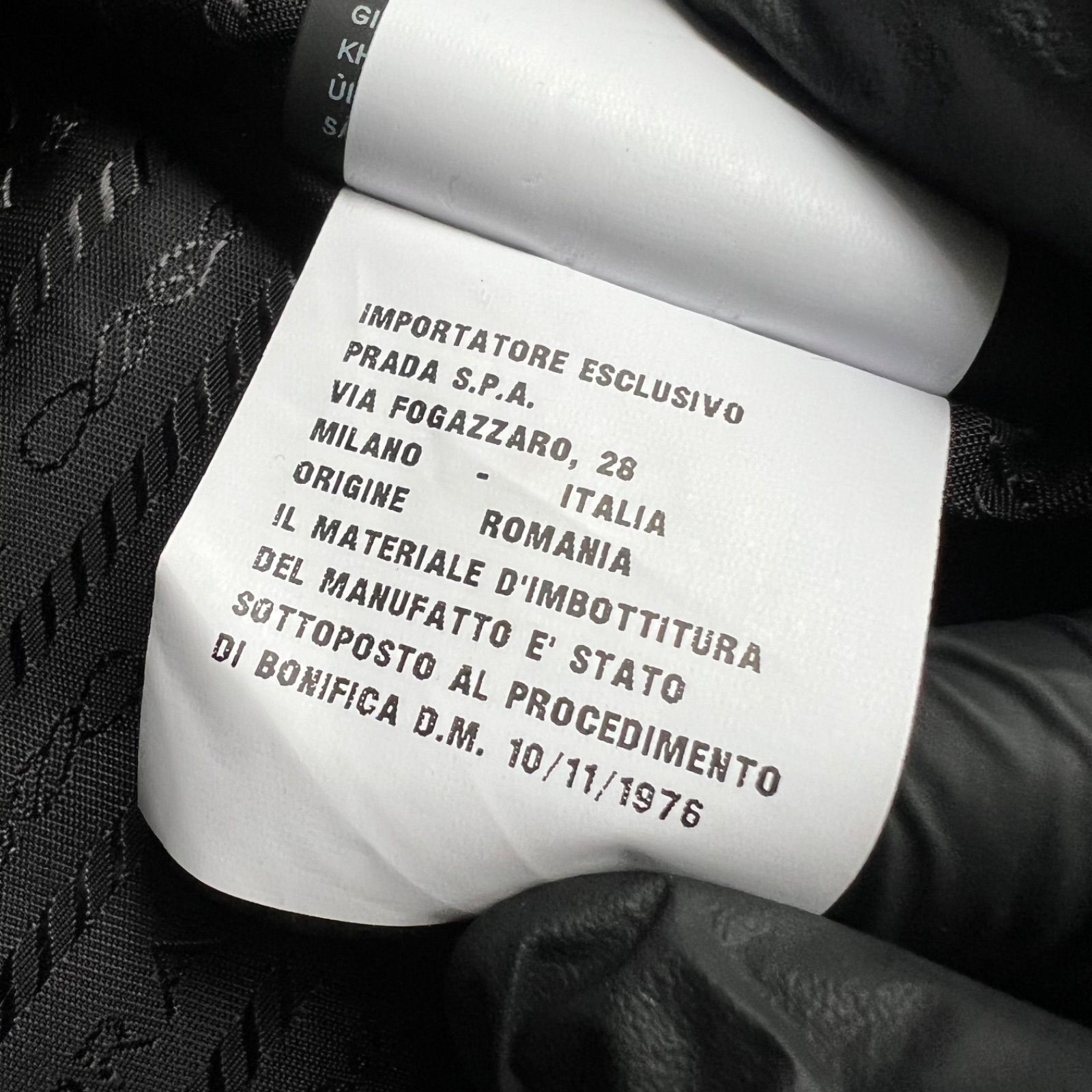 PRADA プラダ RE-NYLON クロップド ナイロンダウンジャケット 