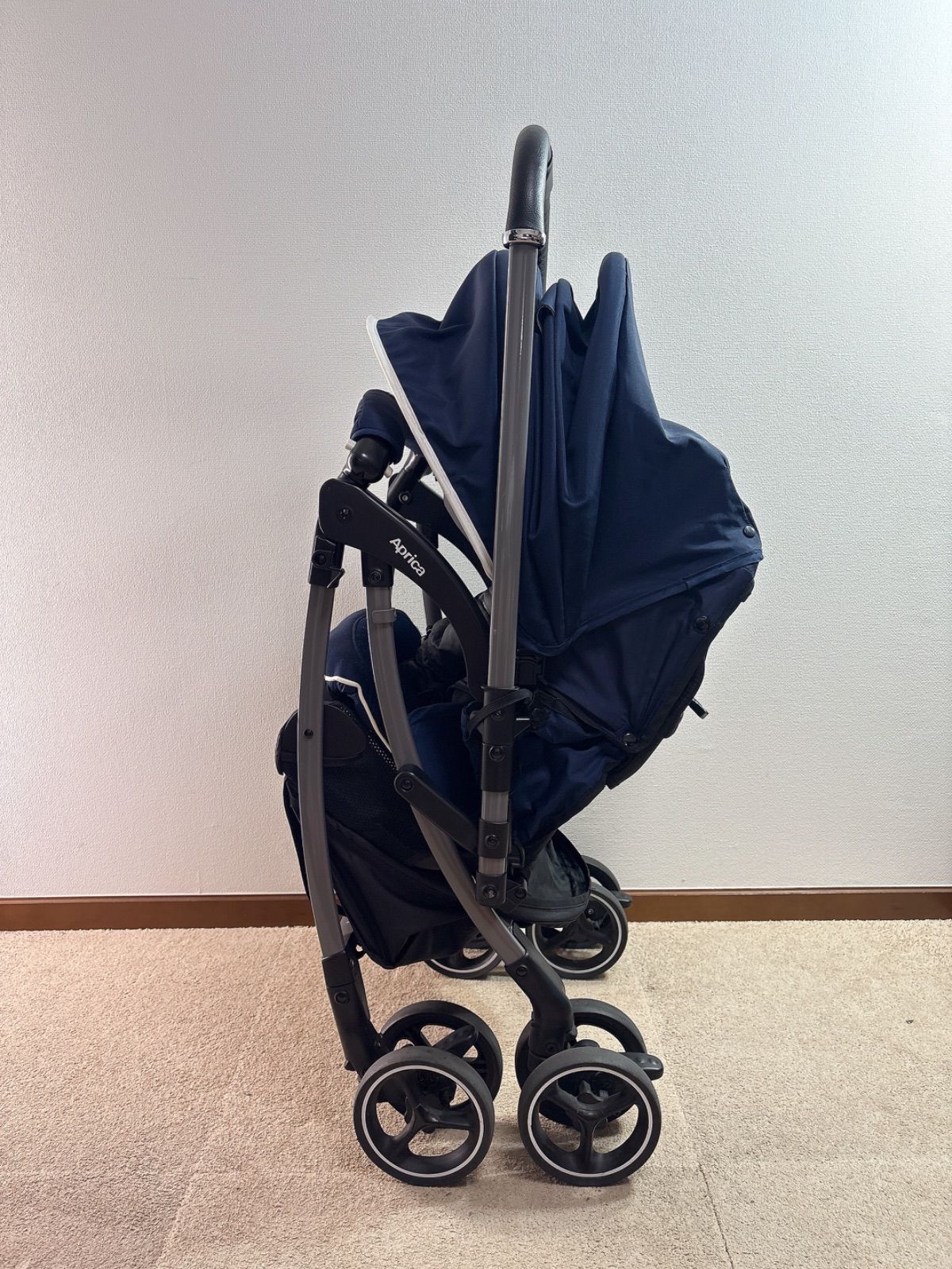 【良品】アップリカ Aplica ラクーナクッションAE ネイビー NV 良品】アップリカ Aplica ラクーナクッションAE ネイビー NV