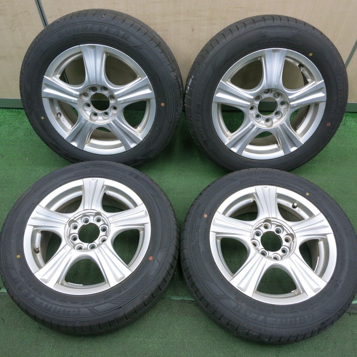 *送料無料* バリ溝！22年！9.5分175/65R15 グッドイヤー EfficientGrip RVF02 社外 アルミ 15インチ PCD100 114.3/4H マルチ4050102HAノ
