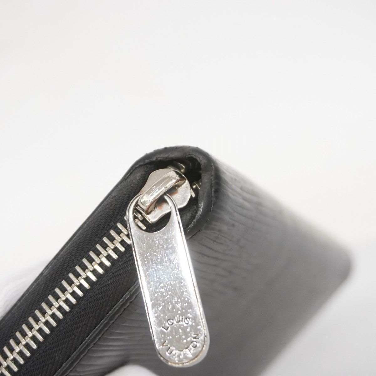 5hb1371-h】ルイヴィトン 長財布 エピ ジッピーウォレット M60072  