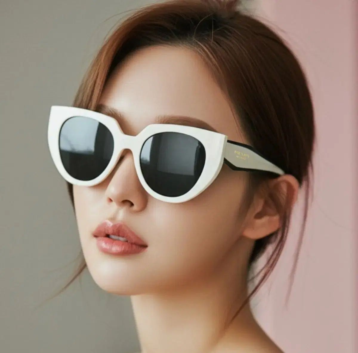 Prada プラダ SPR14W ホワイト サングラス