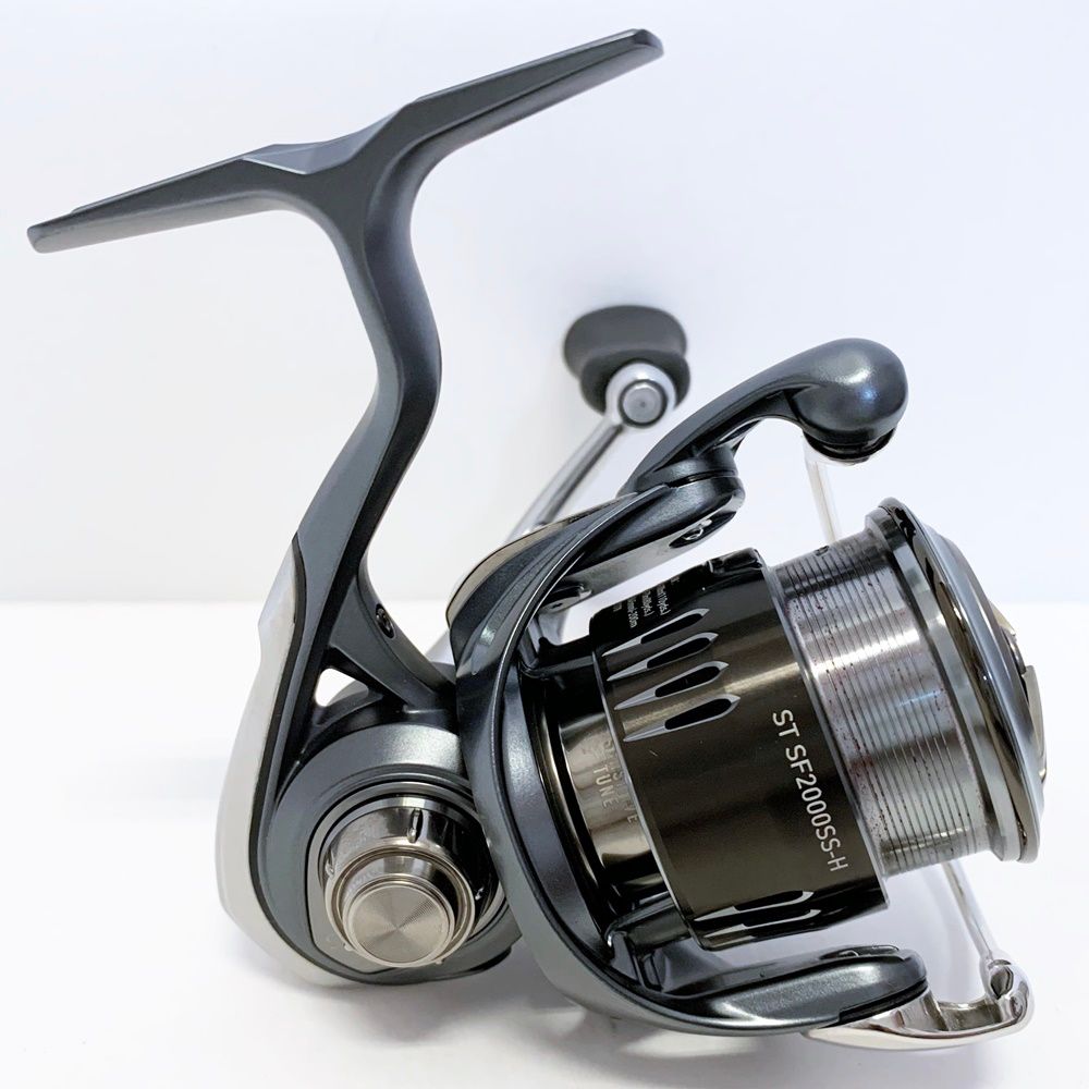 加古川店 Daiwa ダイワ リール 23エアリティSTSF 2000SS-H スピニングリール 86