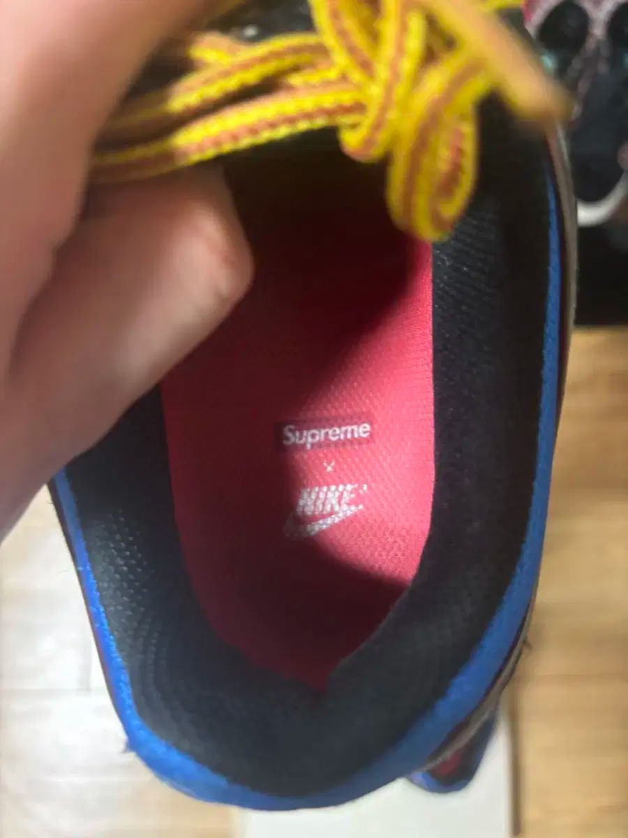 Supreme シュプリーム