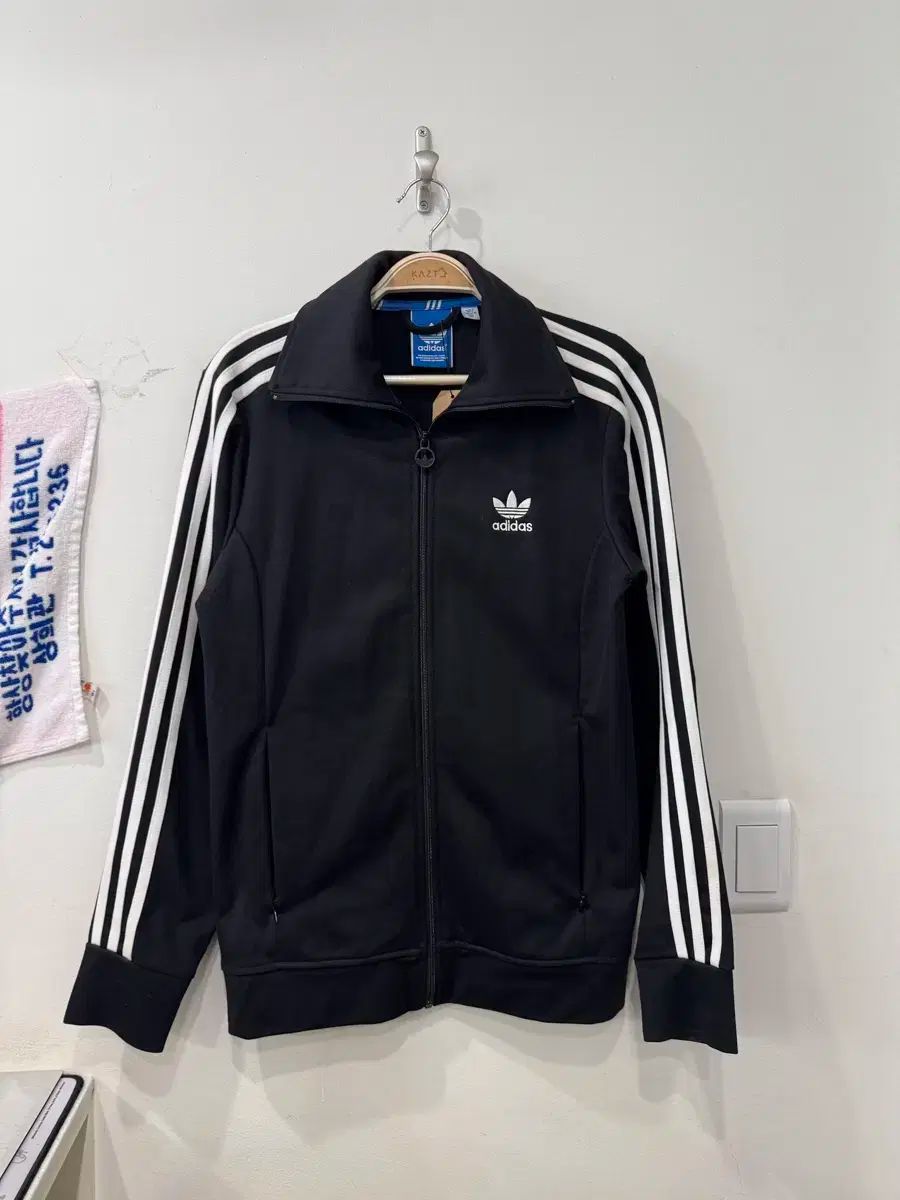 アディダス トラックスーツ 140スポーツウエア　トレーニングウエア 綿混 adidas アディダス ジャージ 上下 黒 キッズ 150 送料無料 ジャージ