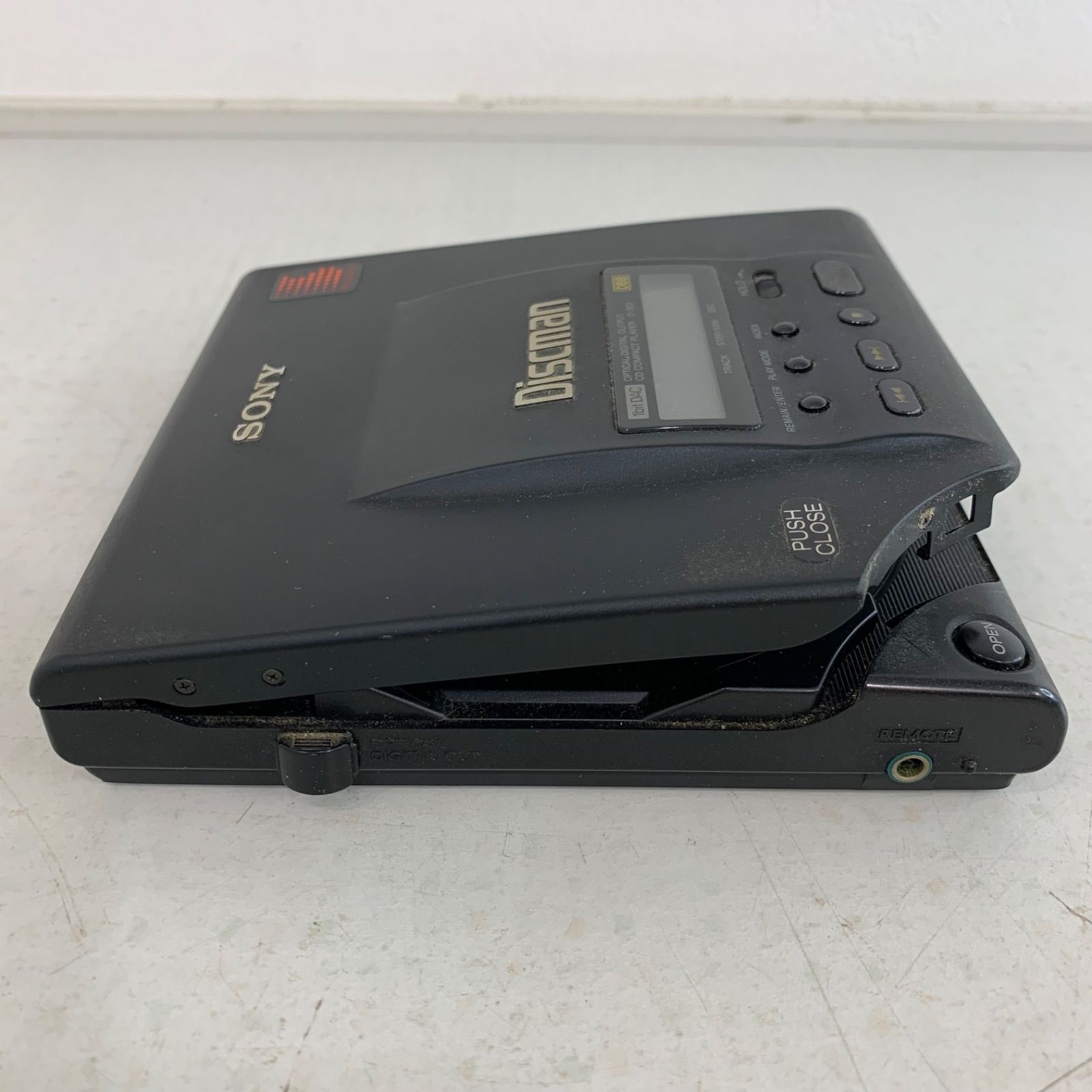 SONY Discman D-303 ジャンク　ヘッドホン　ACアダプターあり SONY Discman D-303 ジャンク ヘッドホン - メルカリ