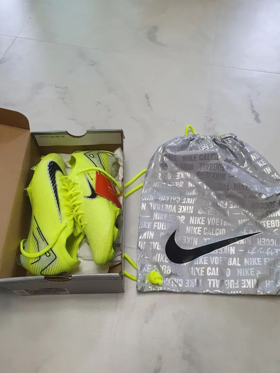 マーキュリアル ヴェイパー 16 FG 245mm