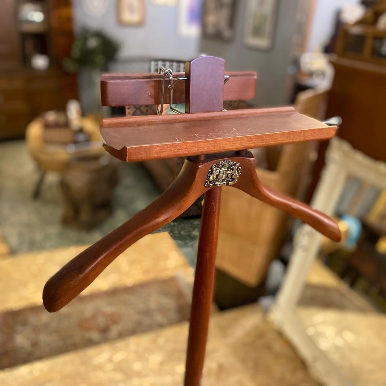 ウッドスーツハンガー ラック ブラウン○E073A072 - メルカリ