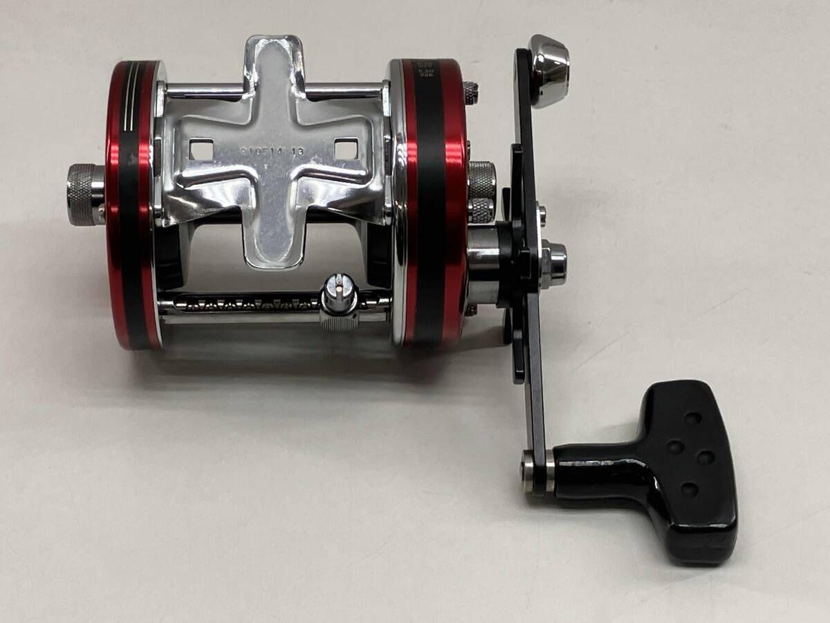 【人気おしゃれ】 アブガルシア ambassadeur 7000 ベイトリール