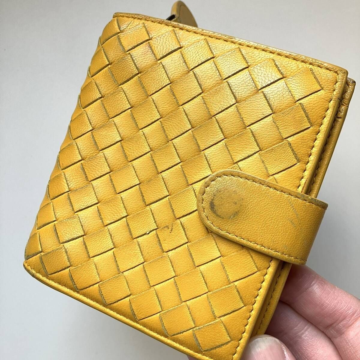 ボッテガヴェネタ BOTTEGA VENETA 二つ折り財布財布 イエロー - メルカリ
