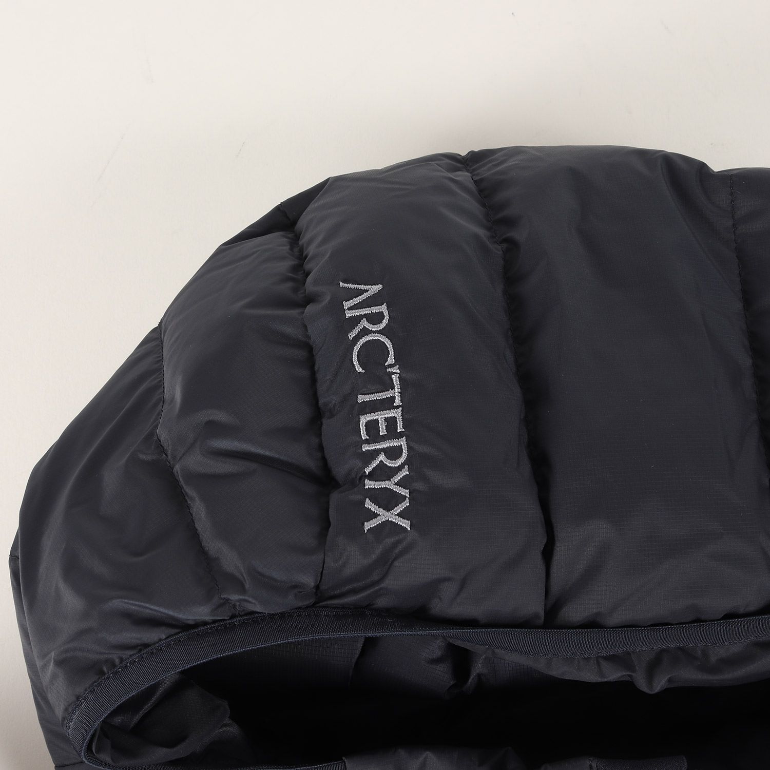 新品 ARC TERYX アークテリクス ジャケット サイズ:XS セリウム