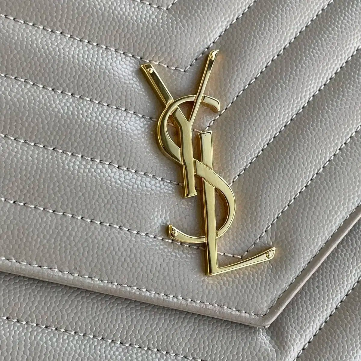 ストラップ クラッチ