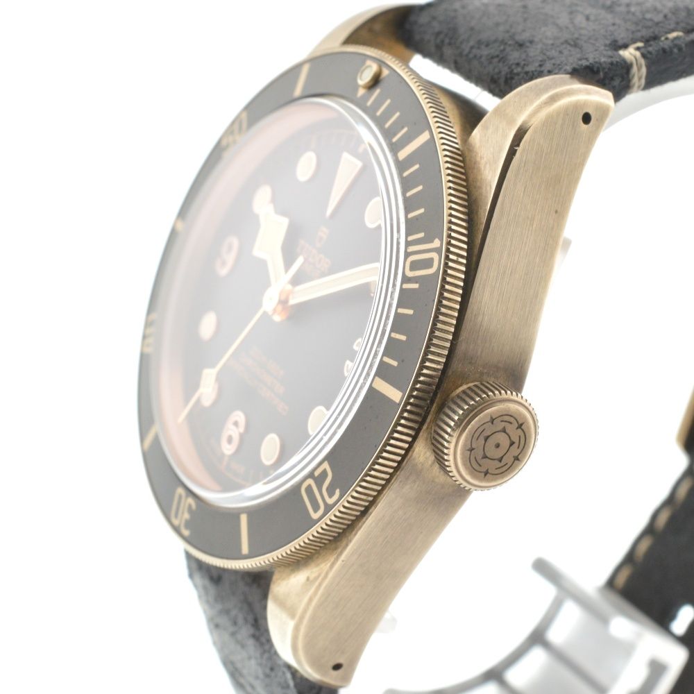 チューダー TUDOR