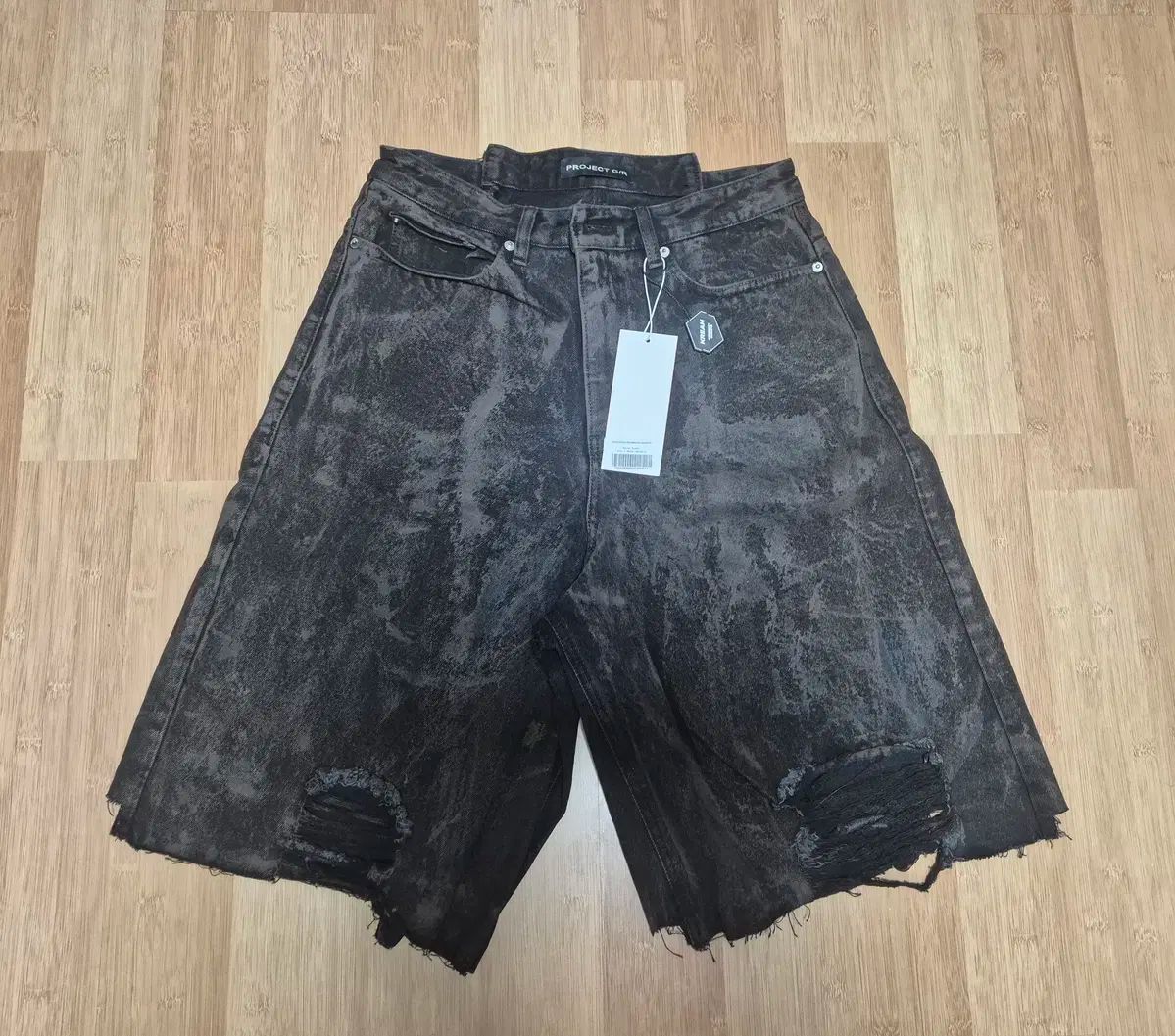 プロジェクト GR リワークデニム バミューダ ショートパンツ 黒 プロジェクト GR リワークデニム バミューダ ショートパンツ 黒