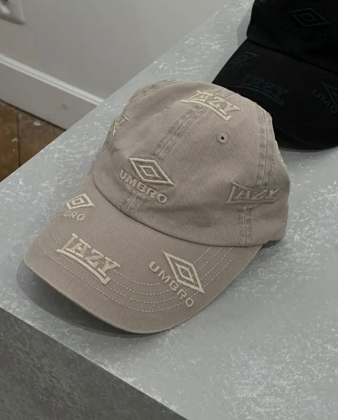 UMBRO Slam Jam Lazy Cap キャップ ベージュ TAUPE UMBRO Slam Jam Lazy Cap キャップ ベージュ TAUPE - メルカリ
