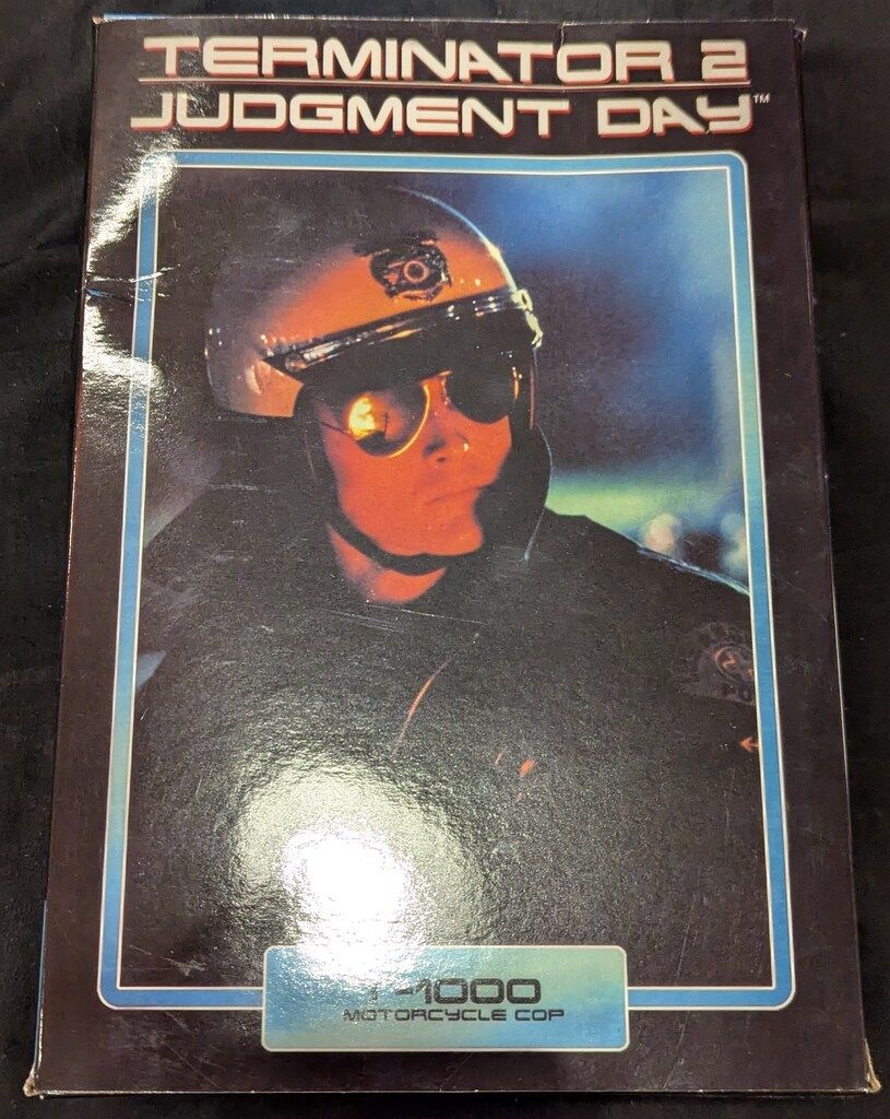 NECA ACTION FIGURE T-1000 MOTORCYCLE COP 7インチ