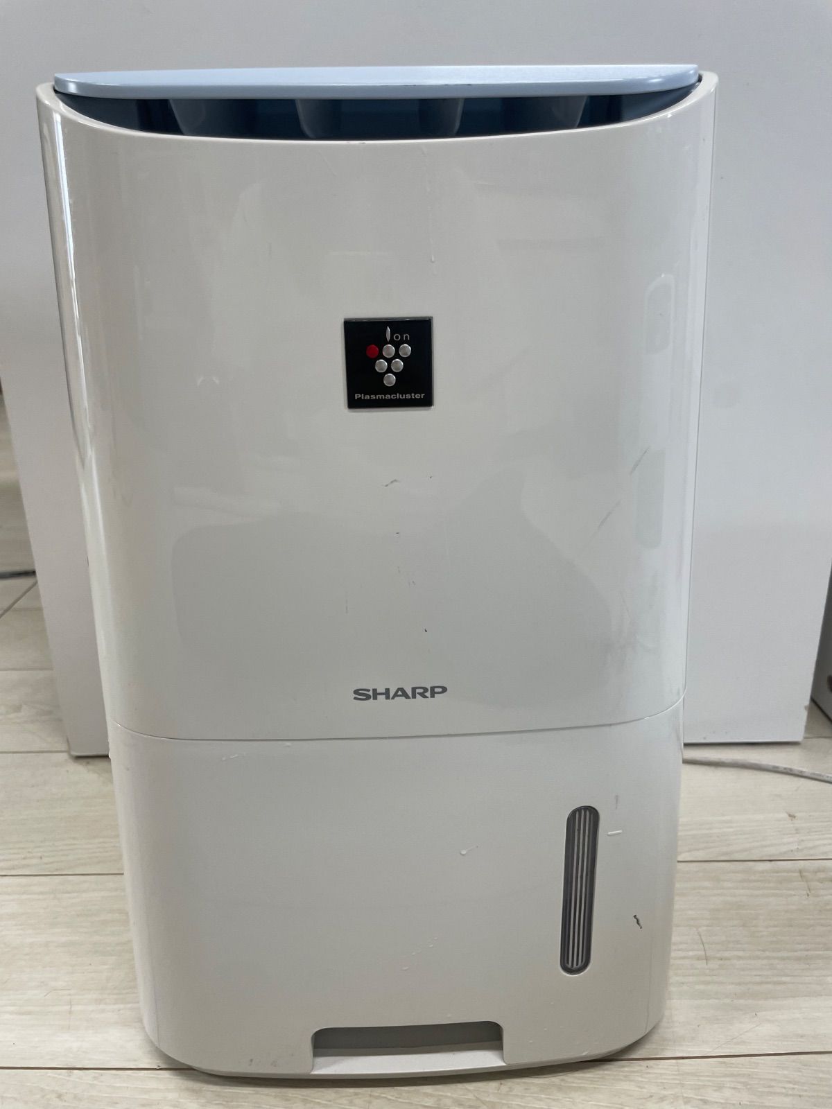 【2018年製】シャープ 衣類乾燥除湿機 コンプレッサー式 CV-G71-W シャープ 衣類乾燥除湿機 CV-G71-W コンプレッサー式 - メルカリ