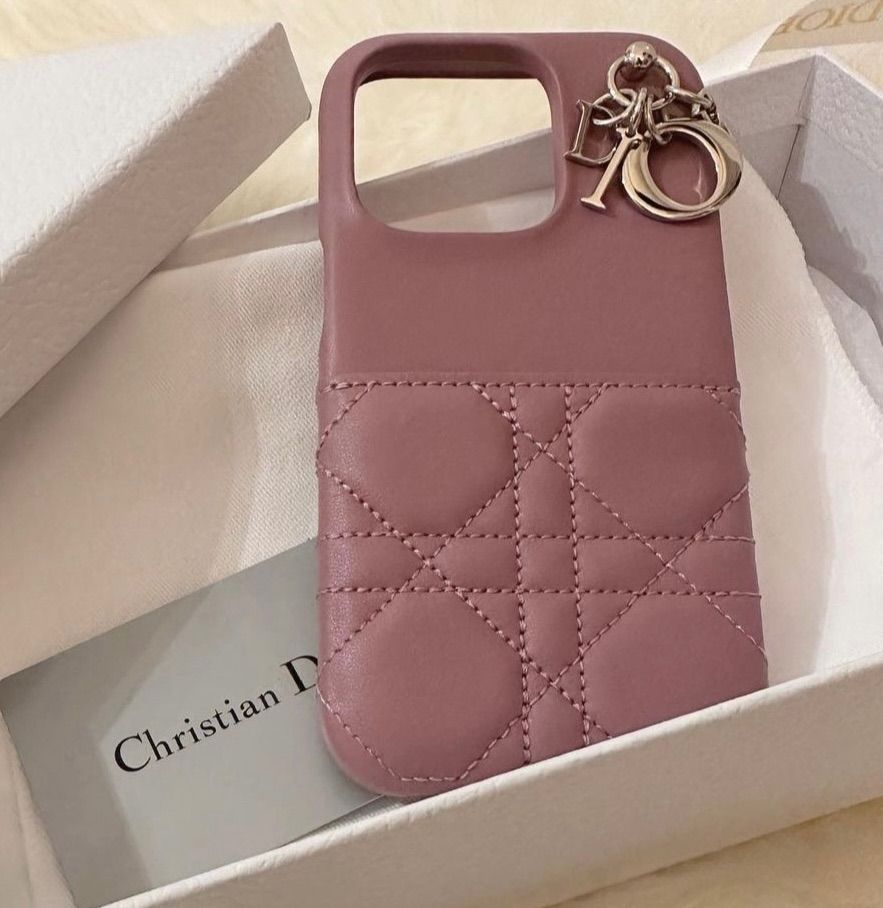 新品 Christian Dior LADY DIOR IPHONE 14 PROケース ラムスキン 