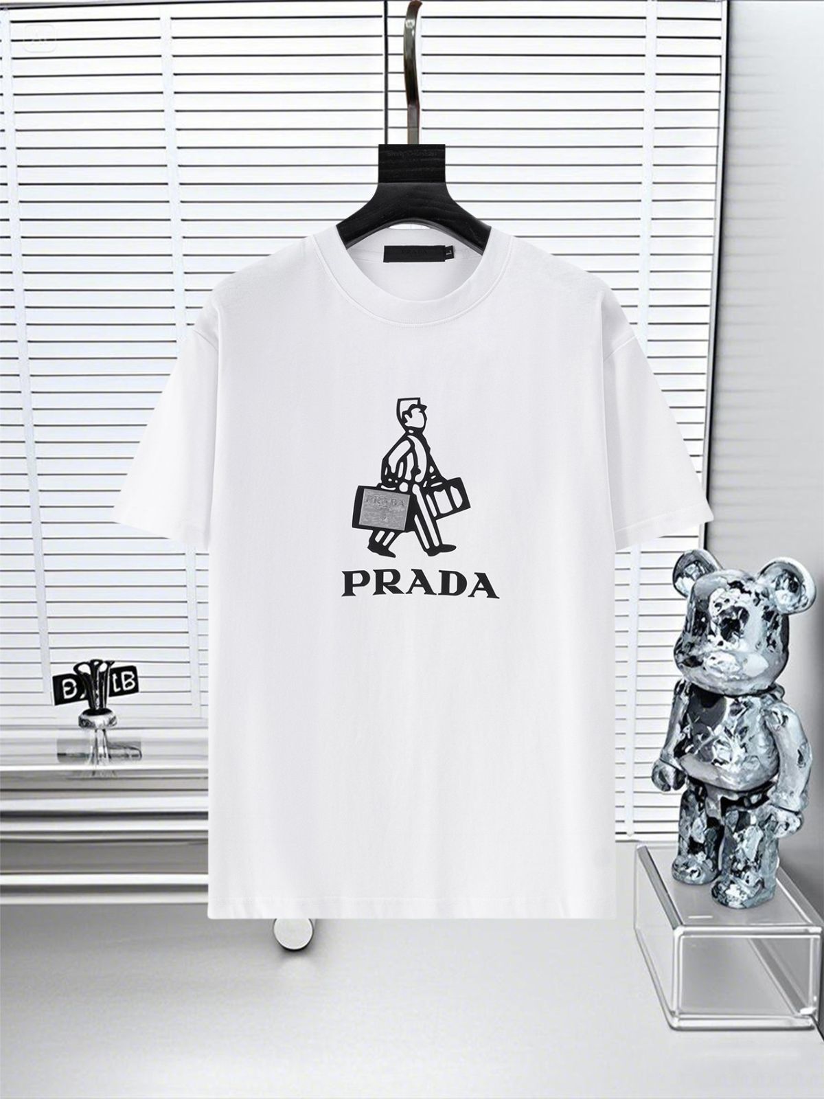 PRADA ロゴ ディテール ショートスリーブ T【関税込】 PRADA - プラダ PRADA Tシャツ カットソー 半袖 ショート