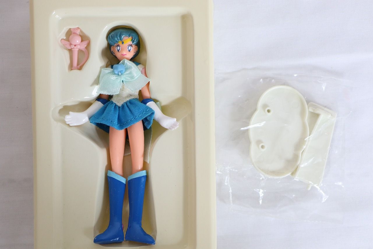 バンダイ