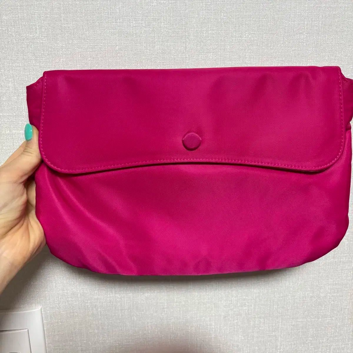 新品未使用 PRADA ピンク クラッチ ポーチ 新 8 月 1 ティル・ザ・デイ/ボン クラッチ PRADA(プラダ) ホット