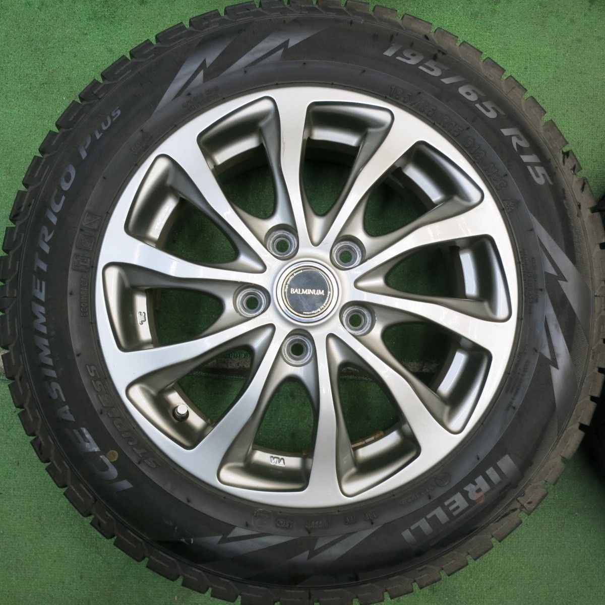 バリ山 スタッドレスSET ピレリ アイスアシンメトリコ 225/65R17 バリ山 スタッドレスSET ピレリ アイスアシンメトリコ 225/65R17