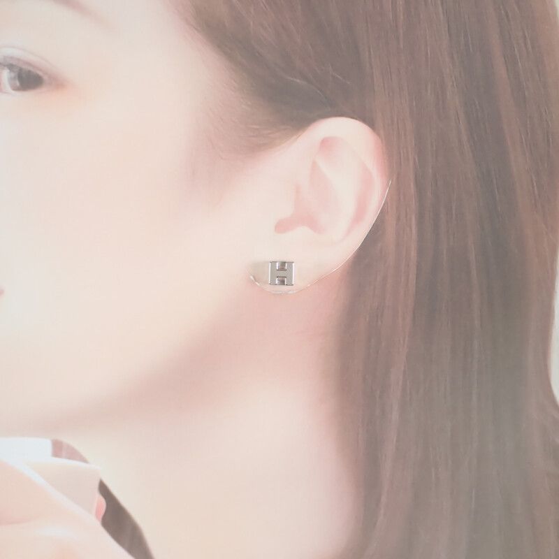 極美品✨　エルメス　ピアス　カージュドアッシュ　ホワイト　057 極美品✨ エルメス ピアス カージュドアッシュ ホワイト 057 楽天市場